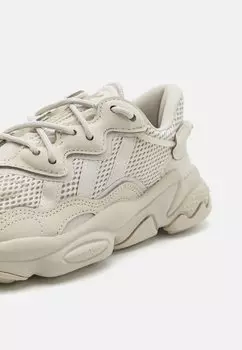 Низкие кроссовки Ozweego Unisex adidas Originals, серый