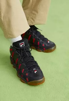 Низкие кроссовки СПАГЕТТИ Fila, черный/красный