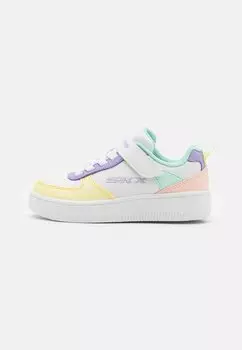 Низкие кроссовки Sport Court Skechers, цвет white/multicolor