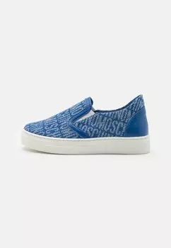 Низкие кроссовки Unisex MOSCHINO, цвет denim/white