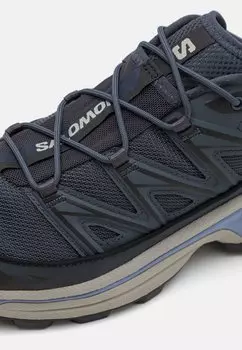 Низкие кроссовки Xt-6 Expanse Unisex Salomon, чернила/призрачно-серый/стиранный цвет