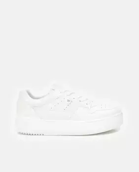 Низкие женские кроссовки на шнуровке и двойной резиновой подошве Xti, белый