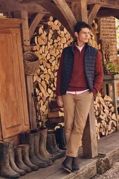 Низкий утепленный жилет Crew Clothing Company, синий