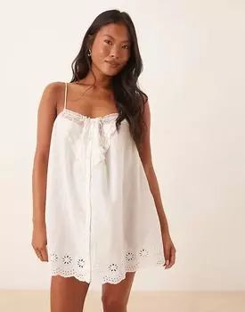 Ночная рубашка ASOS DESIGN Petite mini с вышитым краем и завязкой-лентой цвета слоновой кости ASOS Petite