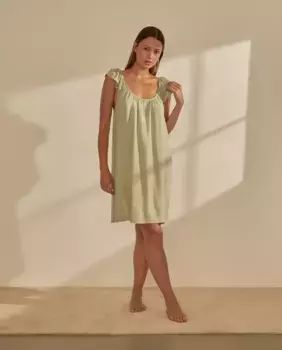 Ночная рубашка с V-образным вырезом, бретелями и рюшами nfasis, зеленый