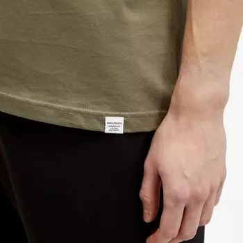 Norse Projects Йоханнес Стандартная футболка с карманами, зеленый