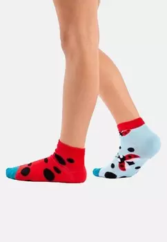 Носки 1 PAAR MIT 2 UNTERSCHIEDLICHEN DESIGNS, MOTIV: MARIENKFER PUNKTE Dedoles, мультиколор