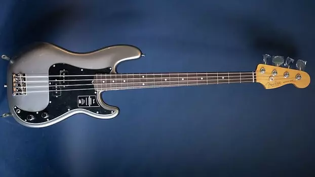 Новая бас-гитара Fender American Professional II Precision Bass