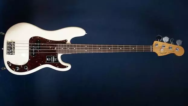 Новая бас-гитара Fender American Professional II Precision Bass