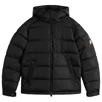 «Новая» куртка Майи Moncler, черный