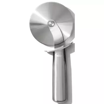 Нож для пиццы OXO Good Grips, (1 шт.), нержавеющая сталь, мягкая на ощупь ручка, цвет silberfarben