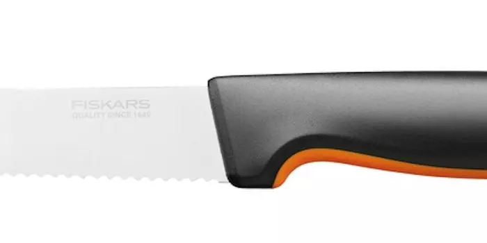 Нож для томатов Fiskars Functional Form, общая длина: 23 см, ручка из японской нержавеющей стали/пластика, 1057543
