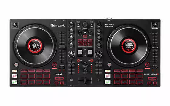 Numark Mixtrack Platinum FX — 4-дековый DJ-контроллер с дисплеями джогов и лепестками эффектов
