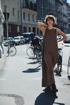 Объемное миди платье ZARA, шоколад