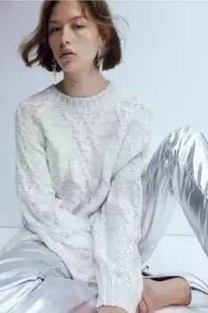 Объемный блестящий свитер цвета металлик H&M, серый