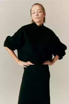 Объемный свитер с низким воротником-поло H&M, черный