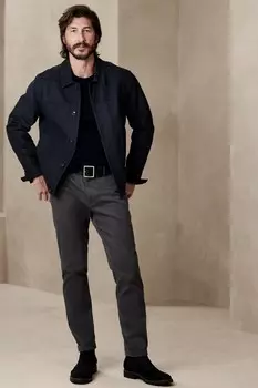 Облегающие брюки-чиносы с быстрым движением Banana Republic, серый