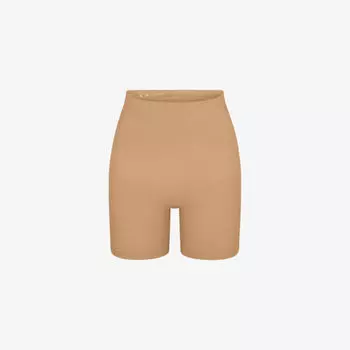 Облегающие шорты из эластичной ткани Skims, цвет ochre