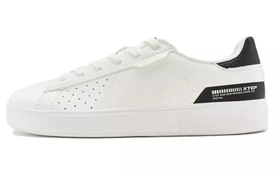 Обувь для скейтбординга Мужская низкая белая/черная Xtep
