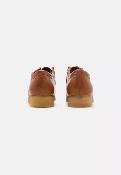 Обувь на шнуровке WALLABEE Clarks Originals, цвет Tan