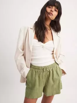 Обычные брюки NA-KD, зеленый