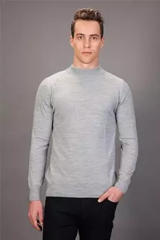 Обычный мужской серый свитер приталенного кроя с полуводолазкой TUDORS