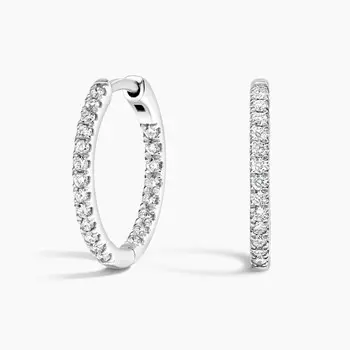 Очень маленькие идеальные серьги-кольца с бриллиантами Brilliant Earth