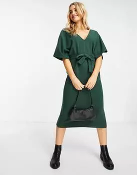 Очень мягкое платье-джемпер миди с поясом и v-образным вырезом ASOS DESIGN в лесу