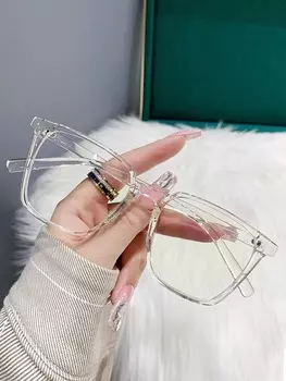 Очки в прозрачной квадратной оправе