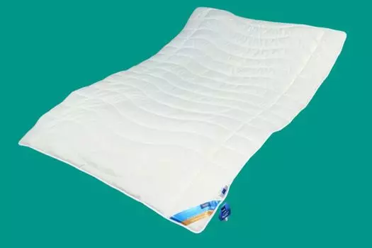 Одеяло из вторичного сырья, летнее, 155x200, органический чехол, наполнитель, собранный из морского экологически чистого пластика GARANTA