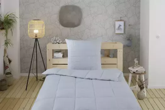 Одеяло lgdrm "Nrrstrm" из синтетического волокна 135х200 см, светло-синий