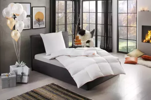 Одеяло RIBECO из гусиного пуха "Kalle", теплое, наполнитель гусиным пухом и перьями, чехол 100% хлопок, (1 шт.), экологичное и простое в уходе! 135х200 см, белый