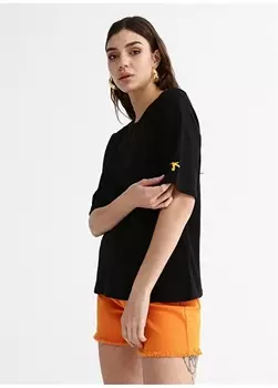 Однотонная черная женская футболка с круглым вырезом Fabrika