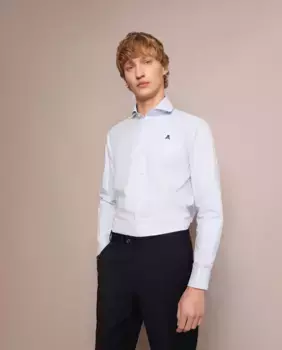 Однотонная классическая мужская рубашка белого цвета Scalpers, светло-голубой