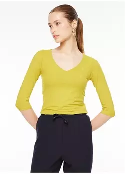 Однотонная желтая женская блузка с V-образным вырезом Selen