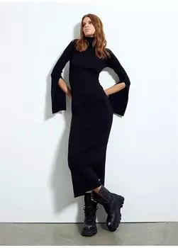 Однотонное черное длинное женское платье с высоким воротником VSKD03070 Akep, черный