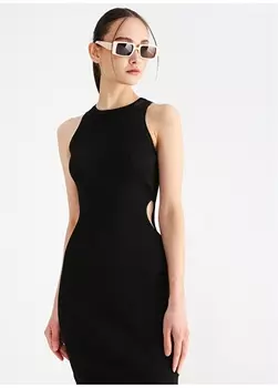 Однотонное черное женское платье длиной выше колена с круглым вырезом Black On Black