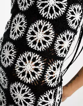 Однотонное платье мини с нашивками крючком ASOS DESIGN Petite