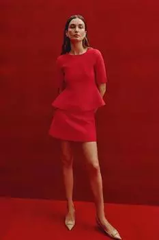 Однотонный вязаный топ с баской ZARA, красный