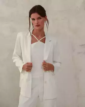 Однотонный женский блейзер с застежкой на пуговицы и воротником с лацканами Noon, белый