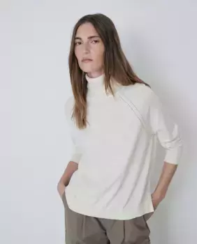 Однотонный женский свитер с водолазкой Yerse, цвет Crudo