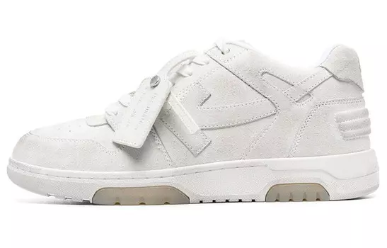 OFF-WHITE Низкие кеды Out of Office "ООО" из замши ванильно-белого цвета
