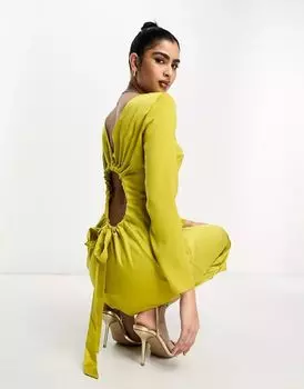 Оливковое атласное платье макси с длинными рукавами и кулиской на спине ASOS