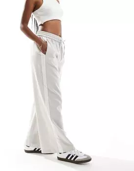 ONLY – Бледно-серые брюки без застежки с контрастной полоской