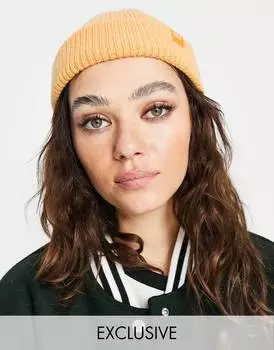 Оранжевая шапка-бини с логотипом в тон Reclaimed Vintage