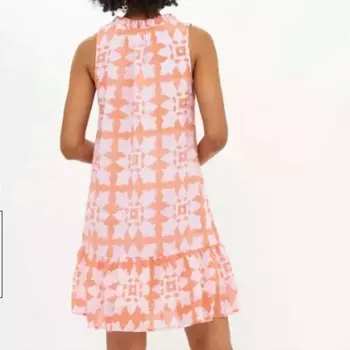 Оранжевое платье с рюшами Tigerlily Oliphant