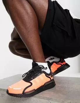 Оранжевые кроссовки adidas Originals NMD V3