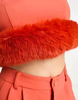 Оранжевый укороченный топ без рукавов с нижним краем из искусственных перьев Extro & Vert