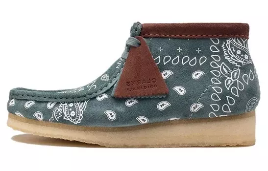 Оригинальные ботинки Wallabee Green Paisley Clarks