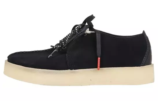 Оригинальные замшевые кеды на шнуровке Clarks